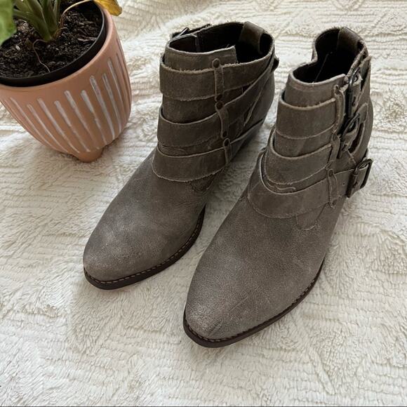Matisse Colin Distressed Taupe Leather Buckle Ankle Booties - Picture 4 of 10